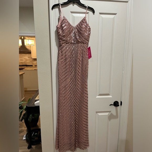 Next Up Beautiful sequined mauve rose prom formal dress - Picture 2 of 11